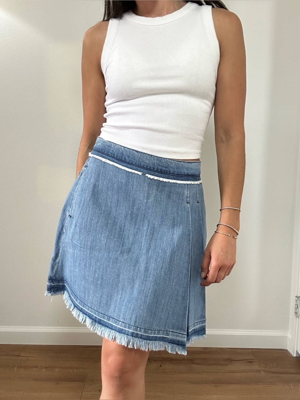 Ei8ht Dreams Light Wash Blue Denim Asymmetric Mini Skirt Fringe Hem Size M - Picture 3 of 14